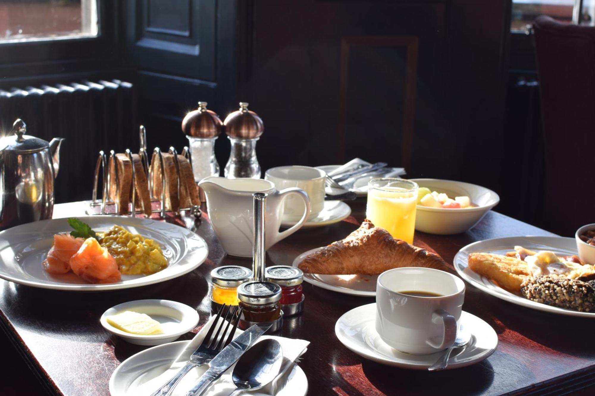 The Tontine Hotel ピーブルス エクステリア 写真