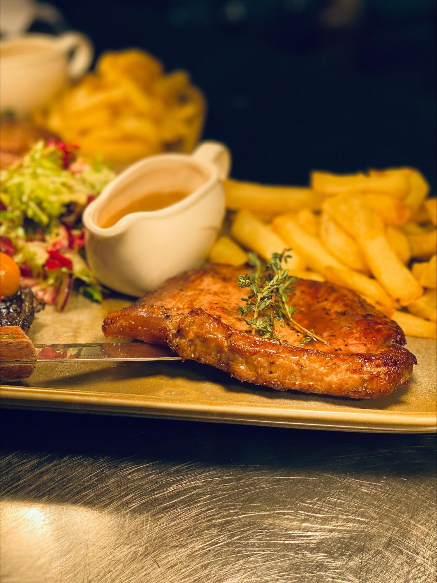 The Tontine Hotel ピーブルス エクステリア 写真